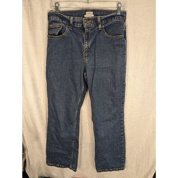 L.L Bran Classic Fit Medium Wash Women's Jeans 12 Petite - Picture 1 of 6
